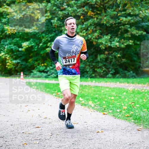 12.10.2025 - Bramfelder Halbmarathon 2025 Dr. Thomas Lammeyer http://msf.ph/oto/9352600 12.10.2025 10:44:13 Laufen 2417 meine-sportfotos.de