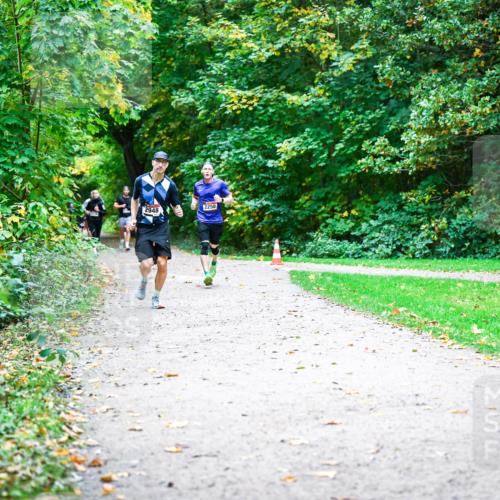 12.10.2025 - Bramfelder Halbmarathon 2025 Dr. Thomas Lammeyer http://msf.ph/oto/9352606 12.10.2025 10:44:16 Laufen 2948, 2258 meine-sportfotos.de