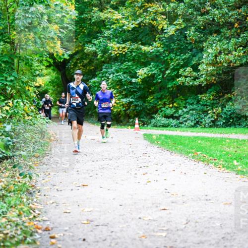 12.10.2025 - Bramfelder Halbmarathon 2025 Dr. Thomas Lammeyer http://msf.ph/oto/9352607 12.10.2025 10:44:16 Laufen 2948, 2258 meine-sportfotos.de