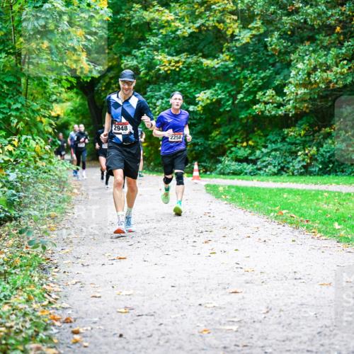 12.10.2025 - Bramfelder Halbmarathon 2025 Dr. Thomas Lammeyer http://msf.ph/oto/9352615 12.10.2025 10:44:17 Laufen 2948, 2258 meine-sportfotos.de