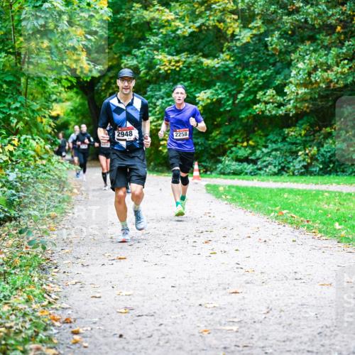 12.10.2025 - Bramfelder Halbmarathon 2025 Dr. Thomas Lammeyer http://msf.ph/oto/9352617 12.10.2025 10:44:17 Laufen 2948, 2258 meine-sportfotos.de