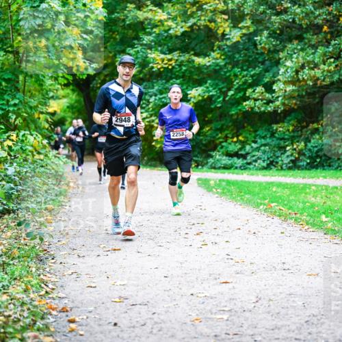 12.10.2025 - Bramfelder Halbmarathon 2025 Dr. Thomas Lammeyer http://msf.ph/oto/9352618 12.10.2025 10:44:18 Laufen 2948, 2258 meine-sportfotos.de