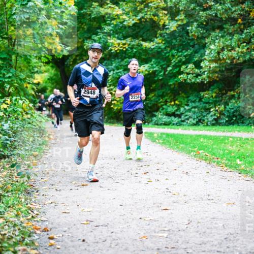 12.10.2025 - Bramfelder Halbmarathon 2025 Dr. Thomas Lammeyer http://msf.ph/oto/9352619 12.10.2025 10:44:18 Laufen 2948, 2258 meine-sportfotos.de