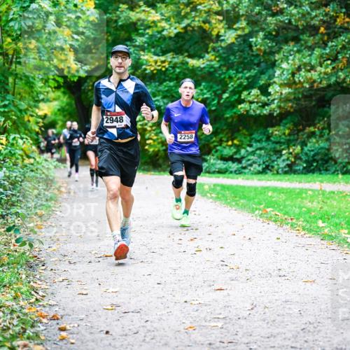 12.10.2025 - Bramfelder Halbmarathon 2025 Dr. Thomas Lammeyer http://msf.ph/oto/9352621 12.10.2025 10:44:18 Laufen 2948, 2258 meine-sportfotos.de