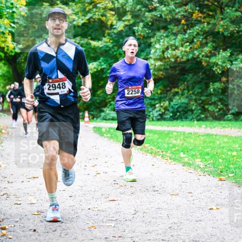 12.10.2025 - Bramfelder Halbmarathon 2025 Dr. Thomas Lammeyer http://msf.ph/oto/9352626 12.10.2025 10:44:19 Laufen 2948, 8, 51, 2258 meine-sportfotos.de