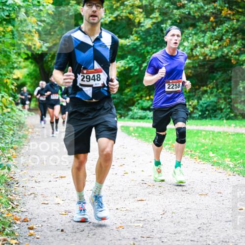 12.10.2025 - Bramfelder Halbmarathon 2025 Dr. Thomas Lammeyer http://msf.ph/oto/9352627 12.10.2025 10:44:19 Laufen 2948, 2258 meine-sportfotos.de