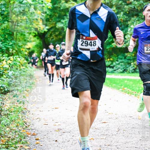 12.10.2025 - Bramfelder Halbmarathon 2025 Dr. Thomas Lammeyer http://msf.ph/oto/9352630 12.10.2025 10:44:19 Laufen 2948, 2258 meine-sportfotos.de