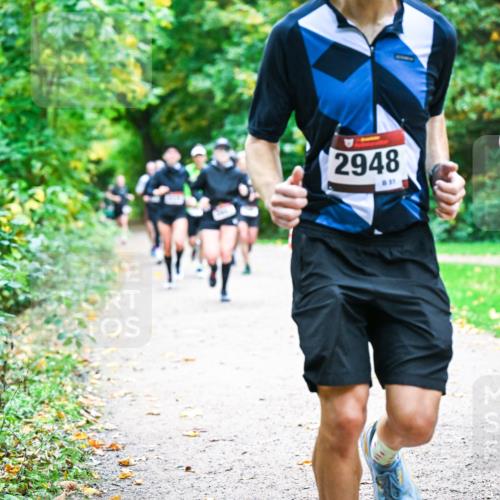 12.10.2025 - Bramfelder Halbmarathon 2025 Dr. Thomas Lammeyer http://msf.ph/oto/9352632 12.10.2025 10:44:20 Laufen 2948, 831, 2258 meine-sportfotos.de