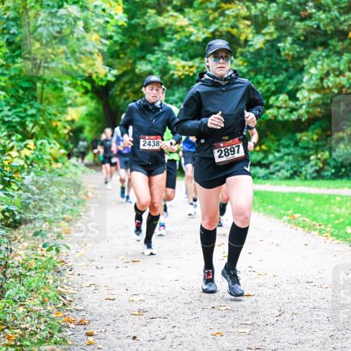 12.10.2025 - Bramfelder Halbmarathon 2025 Dr. Thomas Lammeyer http://msf.ph/oto/9352648 12.10.2025 10:44:22 Laufen 2438, 2897 meine-sportfotos.de