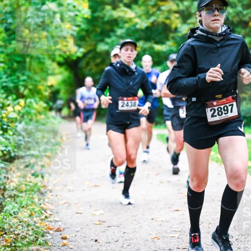12.10.2025 - Bramfelder Halbmarathon 2025 Dr. Thomas Lammeyer http://msf.ph/oto/9352650 12.10.2025 10:44:23 Laufen 2438, 2897 meine-sportfotos.de