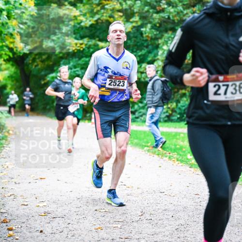 12.10.2025 - Bramfelder Halbmarathon 2025 Dr. Thomas Lammeyer http://msf.ph/oto/9352664 12.10.2025 10:44:26 Laufen 2523, 2736, 036 meine-sportfotos.de
