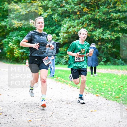 12.10.2025 - Bramfelder Halbmarathon 2025 Dr. Thomas Lammeyer http://msf.ph/oto/9352677 12.10.2025 10:44:28 Laufen 2589, 2012 meine-sportfotos.de