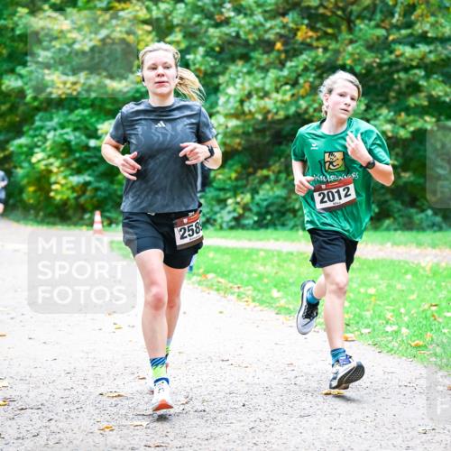 12.10.2025 - Bramfelder Halbmarathon 2025 Dr. Thomas Lammeyer http://msf.ph/oto/9352679 12.10.2025 10:44:29 Laufen 258, 2012 meine-sportfotos.de