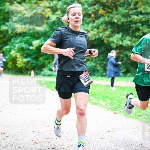 12.10.2025 - Bramfelder Halbmarathon 2025 Dr. Thomas Lammeyer http://msf.ph/oto/9352682 12.10.2025 10:44:29 Laufen 258, 2012 meine-sportfotos.de