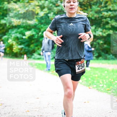 12.10.2025 - Bramfelder Halbmarathon 2025 Dr. Thomas Lammeyer http://msf.ph/oto/9352684 12.10.2025 10:44:29 Laufen 258 meine-sportfotos.de