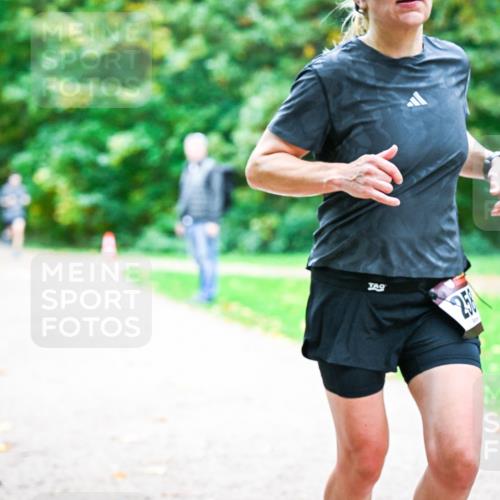 12.10.2025 - Bramfelder Halbmarathon 2025 Dr. Thomas Lammeyer http://msf.ph/oto/9352686 12.10.2025 10:44:30 Laufen 25 meine-sportfotos.de