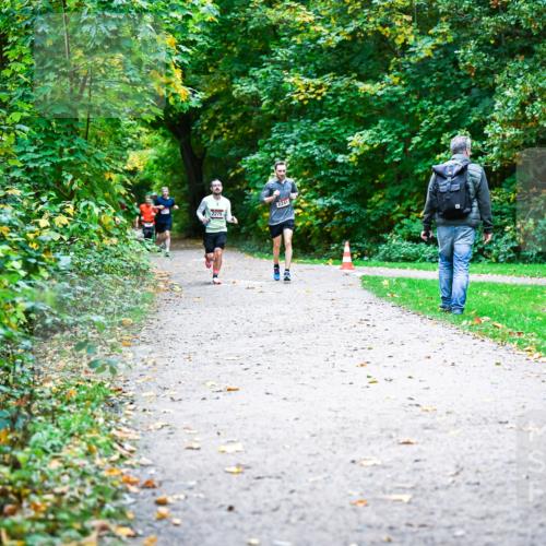 12.10.2025 - Bramfelder Halbmarathon 2025 Dr. Thomas Lammeyer http://msf.ph/oto/9352695 12.10.2025 10:44:32 Laufen 2275, 2241 meine-sportfotos.de