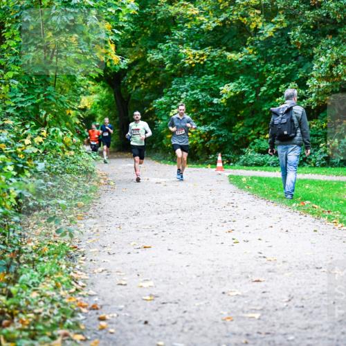 12.10.2025 - Bramfelder Halbmarathon 2025 Dr. Thomas Lammeyer http://msf.ph/oto/9352697 12.10.2025 10:44:32 Laufen 2275, 2241 meine-sportfotos.de