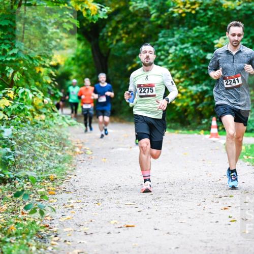 12.10.2025 - Bramfelder Halbmarathon 2025 Dr. Thomas Lammeyer http://msf.ph/oto/9352708 12.10.2025 10:44:35 Laufen 2275, 2241 meine-sportfotos.de