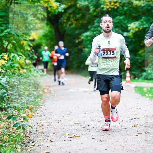 12.10.2025 - Bramfelder Halbmarathon 2025 Dr. Thomas Lammeyer http://msf.ph/oto/9352714 12.10.2025 10:44:36 Laufen 2275, 2241 meine-sportfotos.de