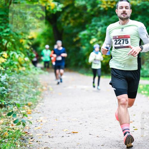 12.10.2025 - Bramfelder Halbmarathon 2025 Dr. Thomas Lammeyer http://msf.ph/oto/9352718 12.10.2025 10:44:36 Laufen 2275 meine-sportfotos.de