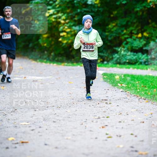 12.10.2025 - Bramfelder Halbmarathon 2025 Dr. Thomas Lammeyer http://msf.ph/oto/9352723 12.10.2025 10:44:38 Laufen 2957, 2039 meine-sportfotos.de