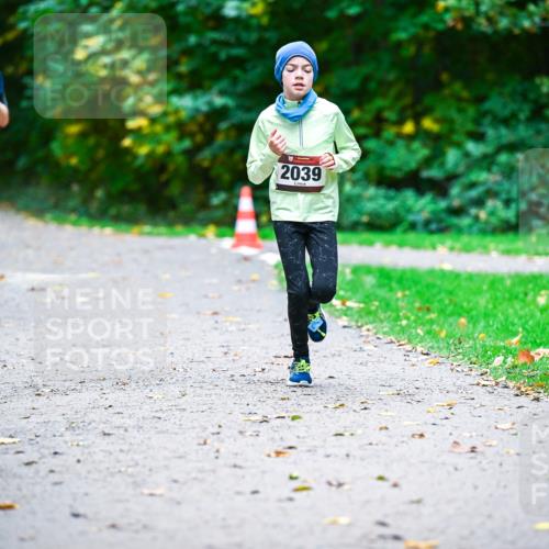 12.10.2025 - Bramfelder Halbmarathon 2025 Dr. Thomas Lammeyer http://msf.ph/oto/9352727 12.10.2025 10:44:38 Laufen 2957, 2039 meine-sportfotos.de