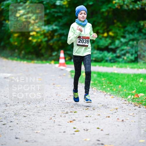 12.10.2025 - Bramfelder Halbmarathon 2025 Dr. Thomas Lammeyer http://msf.ph/oto/9352728 12.10.2025 10:44:39 Laufen 2957, 2039 meine-sportfotos.de