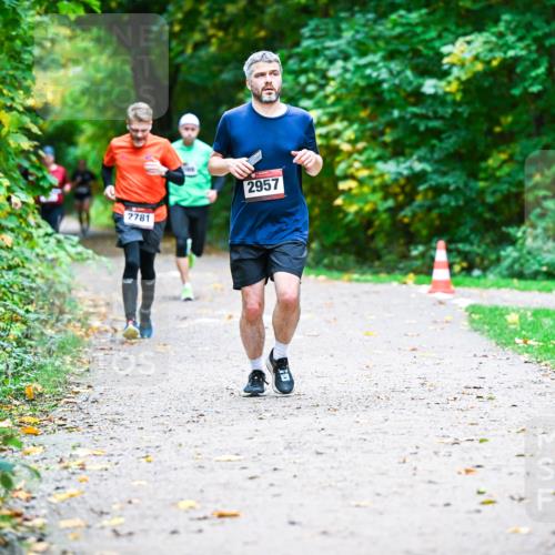 12.10.2025 - Bramfelder Halbmarathon 2025 Dr. Thomas Lammeyer http://msf.ph/oto/9352735 12.10.2025 10:44:40 Laufen 2781, 2957 meine-sportfotos.de