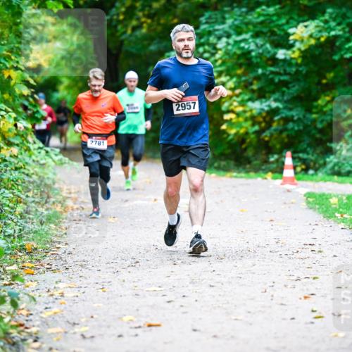 12.10.2025 - Bramfelder Halbmarathon 2025 Dr. Thomas Lammeyer http://msf.ph/oto/9352736 12.10.2025 10:44:40 Laufen 2781, 2957 meine-sportfotos.de
