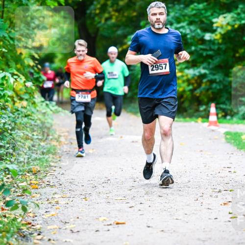 12.10.2025 - Bramfelder Halbmarathon 2025 Dr. Thomas Lammeyer http://msf.ph/oto/9352741 12.10.2025 10:44:41 Laufen 2781, 2957 meine-sportfotos.de