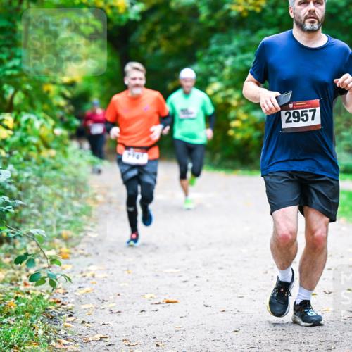 12.10.2025 - Bramfelder Halbmarathon 2025 Dr. Thomas Lammeyer http://msf.ph/oto/9352750 12.10.2025 10:44:42 Laufen 34, 2957 meine-sportfotos.de