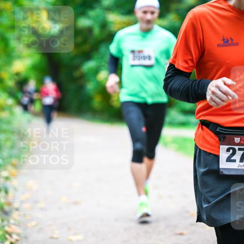 12.10.2025 - Bramfelder Halbmarathon 2025 Dr. Thomas Lammeyer http://msf.ph/oto/9352767 12.10.2025 10:44:46 Laufen 34, 2781 meine-sportfotos.de