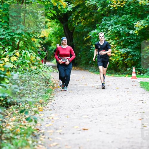 12.10.2025 - Bramfelder Halbmarathon 2025 Dr. Thomas Lammeyer http://msf.ph/oto/9352777 12.10.2025 10:44:50 Laufen 2807 meine-sportfotos.de