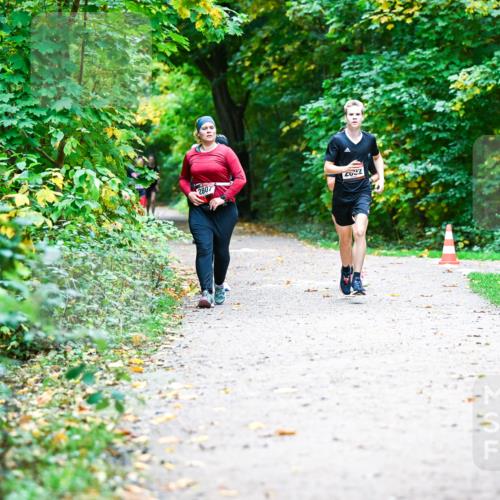 12.10.2025 - Bramfelder Halbmarathon 2025 Dr. Thomas Lammeyer http://msf.ph/oto/9352779 12.10.2025 10:44:51 Laufen 2807 meine-sportfotos.de