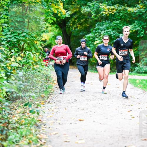 12.10.2025 - Bramfelder Halbmarathon 2025 Dr. Thomas Lammeyer http://msf.ph/oto/9352788 12.10.2025 10:44:52 Laufen 2308, 2807, 2793, 2092 meine-sportfotos.de