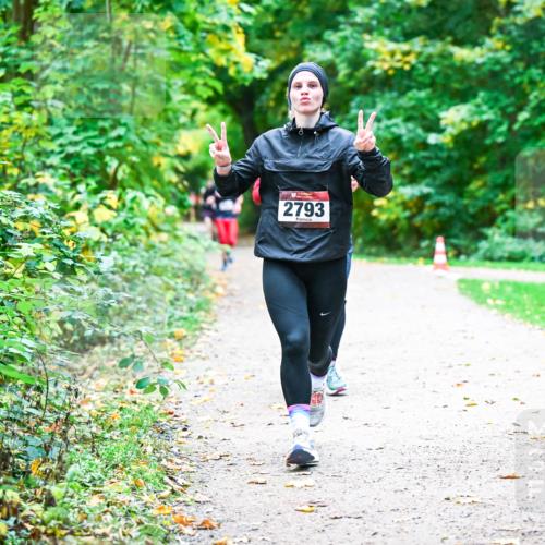 12.10.2025 - Bramfelder Halbmarathon 2025 Dr. Thomas Lammeyer http://msf.ph/oto/9352808 12.10.2025 10:44:55 Laufen 2793 meine-sportfotos.de