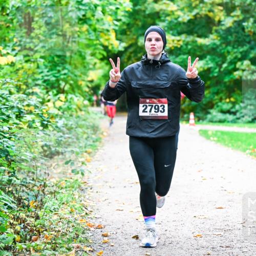 12.10.2025 - Bramfelder Halbmarathon 2025 Dr. Thomas Lammeyer http://msf.ph/oto/9352813 12.10.2025 10:44:56 Laufen 2793 meine-sportfotos.de
