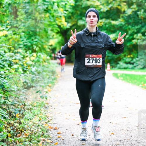 12.10.2025 - Bramfelder Halbmarathon 2025 Dr. Thomas Lammeyer http://msf.ph/oto/9352814 12.10.2025 10:44:56 Laufen 3, 2793 meine-sportfotos.de