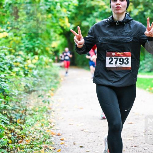 12.10.2025 - Bramfelder Halbmarathon 2025 Dr. Thomas Lammeyer http://msf.ph/oto/9352815 12.10.2025 10:44:57 Laufen 8, 2793 meine-sportfotos.de