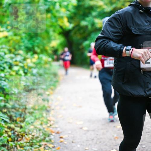 12.10.2025 - Bramfelder Halbmarathon 2025 Dr. Thomas Lammeyer http://msf.ph/oto/9352817 12.10.2025 10:44:57 Laufen 34, 793 meine-sportfotos.de