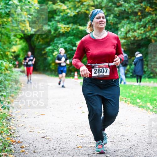 12.10.2025 - Bramfelder Halbmarathon 2025 Dr. Thomas Lammeyer http://msf.ph/oto/9352819 12.10.2025 10:44:58 Laufen 2807 meine-sportfotos.de