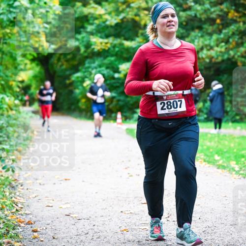 12.10.2025 - Bramfelder Halbmarathon 2025 Dr. Thomas Lammeyer http://msf.ph/oto/9352820 12.10.2025 10:44:58 Laufen 2807 meine-sportfotos.de