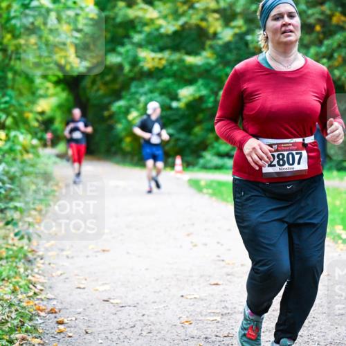 12.10.2025 - Bramfelder Halbmarathon 2025 Dr. Thomas Lammeyer http://msf.ph/oto/9352822 12.10.2025 10:44:58 Laufen 34, 2807 meine-sportfotos.de