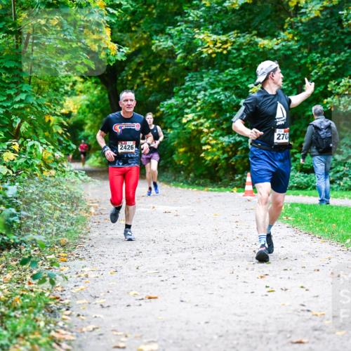 12.10.2025 - Bramfelder Halbmarathon 2025 Dr. Thomas Lammeyer http://msf.ph/oto/9352836 12.10.2025 10:45:01 Laufen 270, 2426 meine-sportfotos.de