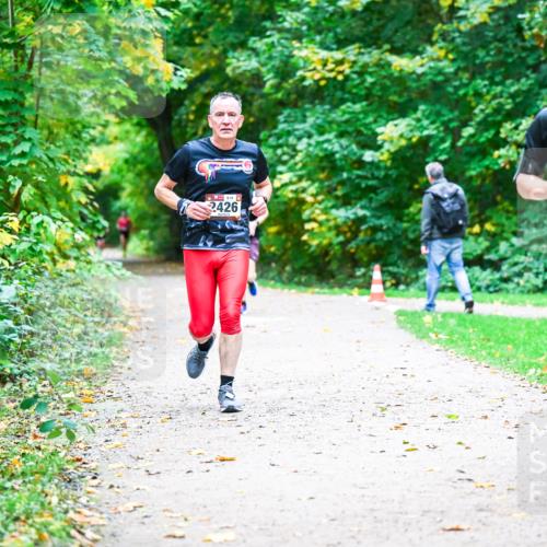 12.10.2025 - Bramfelder Halbmarathon 2025 Dr. Thomas Lammeyer http://msf.ph/oto/9352842 12.10.2025 10:45:02 Laufen 2426, 2704 meine-sportfotos.de