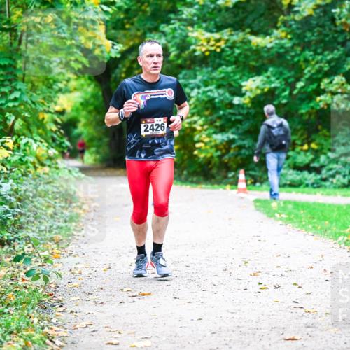 12.10.2025 - Bramfelder Halbmarathon 2025 Dr. Thomas Lammeyer http://msf.ph/oto/9352846 12.10.2025 10:45:03 Laufen 2426 meine-sportfotos.de