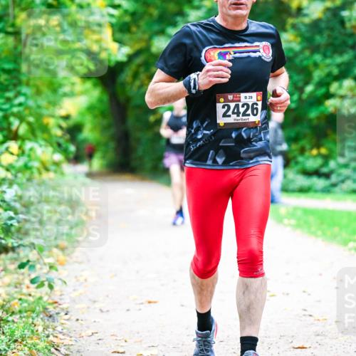12.10.2025 - Bramfelder Halbmarathon 2025 Dr. Thomas Lammeyer http://msf.ph/oto/9352857 12.10.2025 10:45:04 Laufen 29, 2426 meine-sportfotos.de
