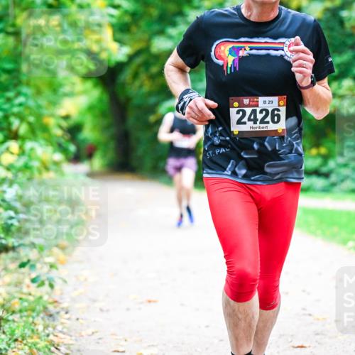 12.10.2025 - Bramfelder Halbmarathon 2025 Dr. Thomas Lammeyer http://msf.ph/oto/9352858 12.10.2025 10:45:04 Laufen 29, 2426 meine-sportfotos.de