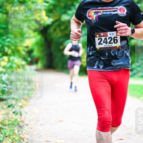 12.10.2025 - Bramfelder Halbmarathon 2025 Dr. Thomas Lammeyer http://msf.ph/oto/9352859 12.10.2025 10:45:04 Laufen 34, 29, 2426 meine-sportfotos.de